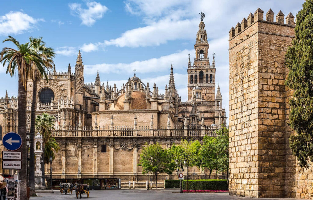 Stunning Seville Cathedral Wallpaper: Gothic Architecture & Giralda Tower