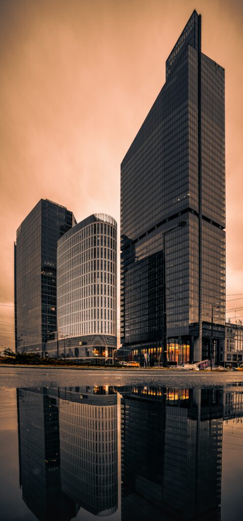 Modern Skyscraper Wallpaper: Stunning Reflection & Architectural Beauty