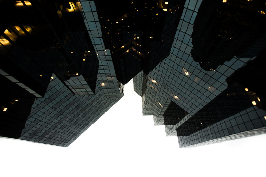 “Stunning Skyscrapers Wallpaper: Modern Glass Façades & Urban Depth”