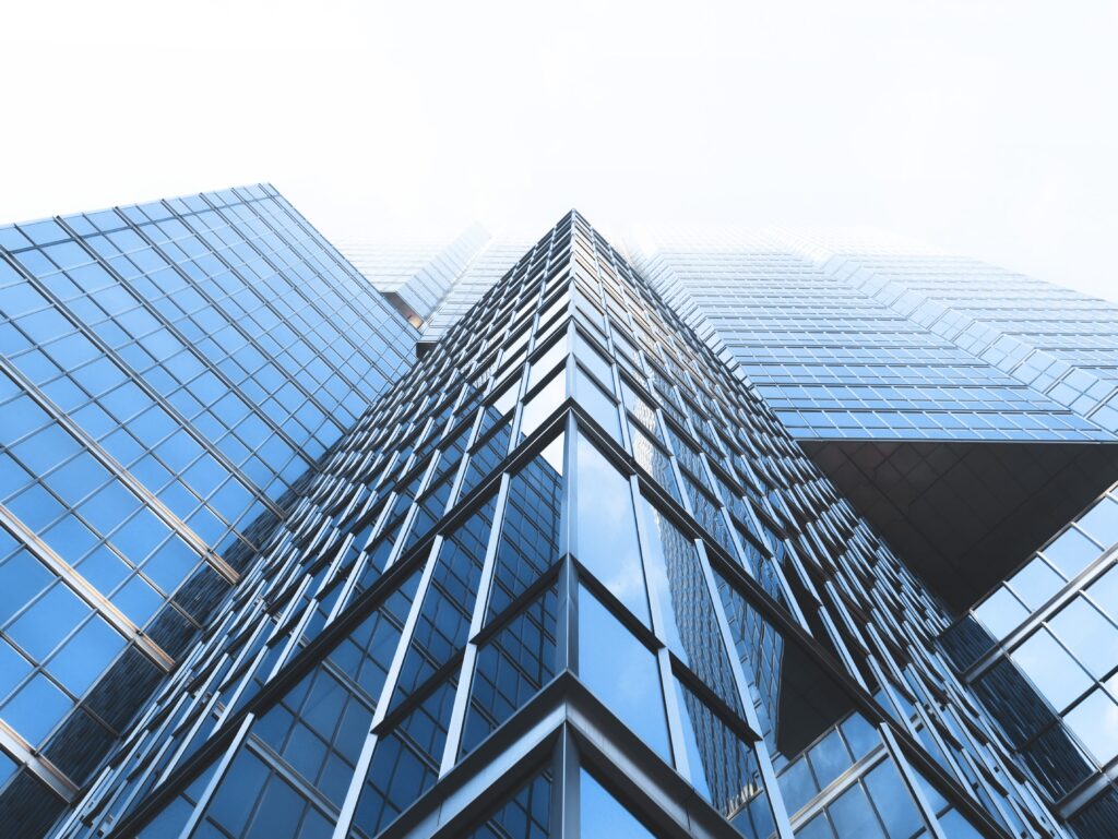 Stunning Skyscraper Wallpaper: Modern Glass Design & Geometric Beauty