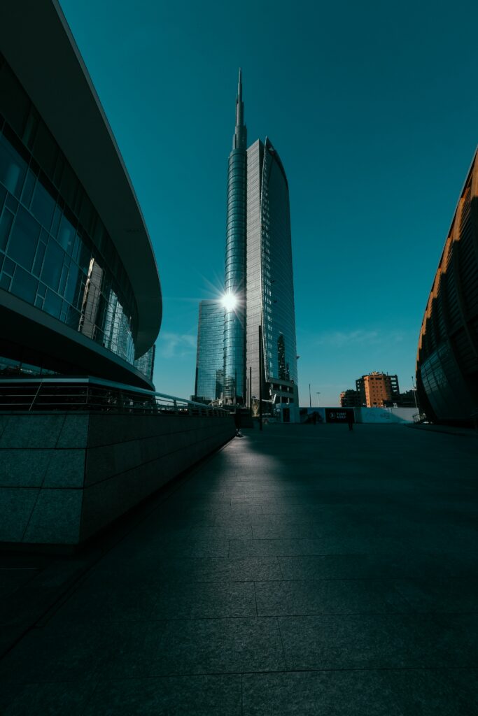 Stunning Skyscraper Wallpaper: Urban Skyline Reflection