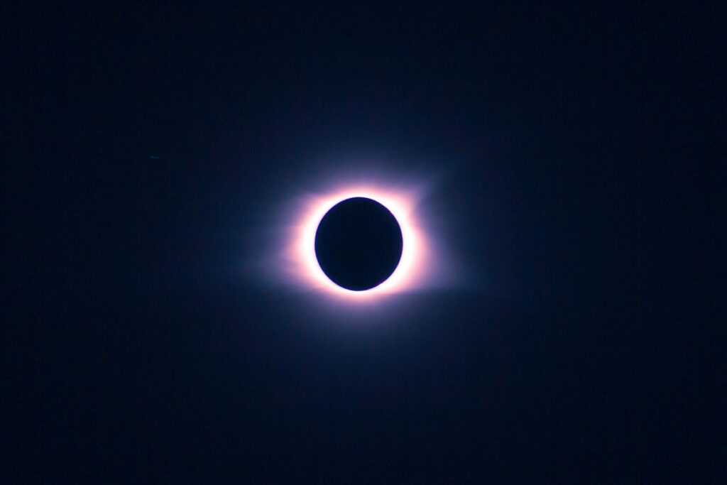Stunning Solar Eclipse Wallpaper: Celestial Beauty in Minimalist Design