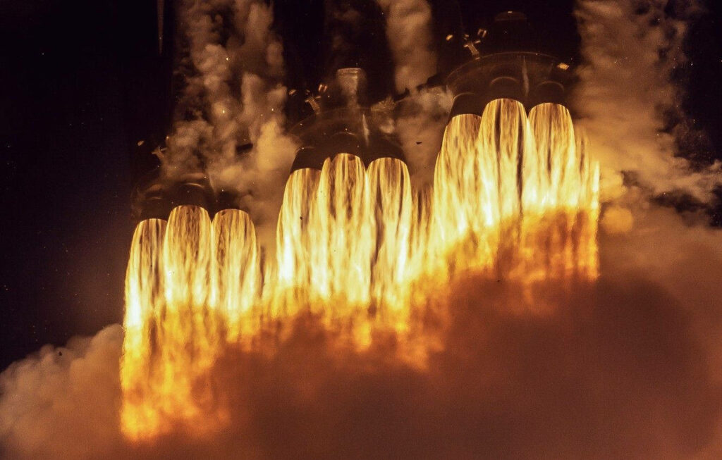 Stunning SpaceX Rocket Liftoff Wallpaper: Fiery Power & Innovation