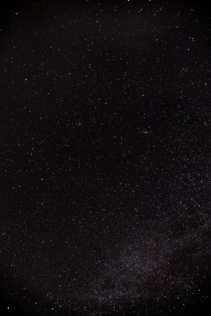 Starry Night Sky Wallpaper: Shimmering Stars & Serene Celestial View