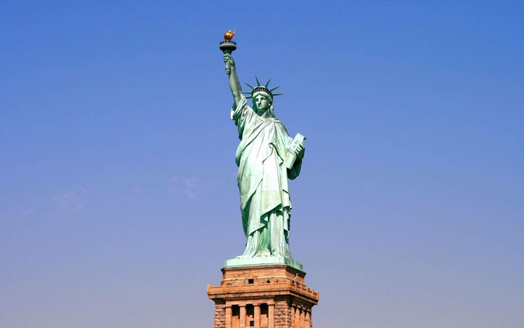 Statue of Liberty Wallpaper: Iconic Symbol of Freedom & Democracy