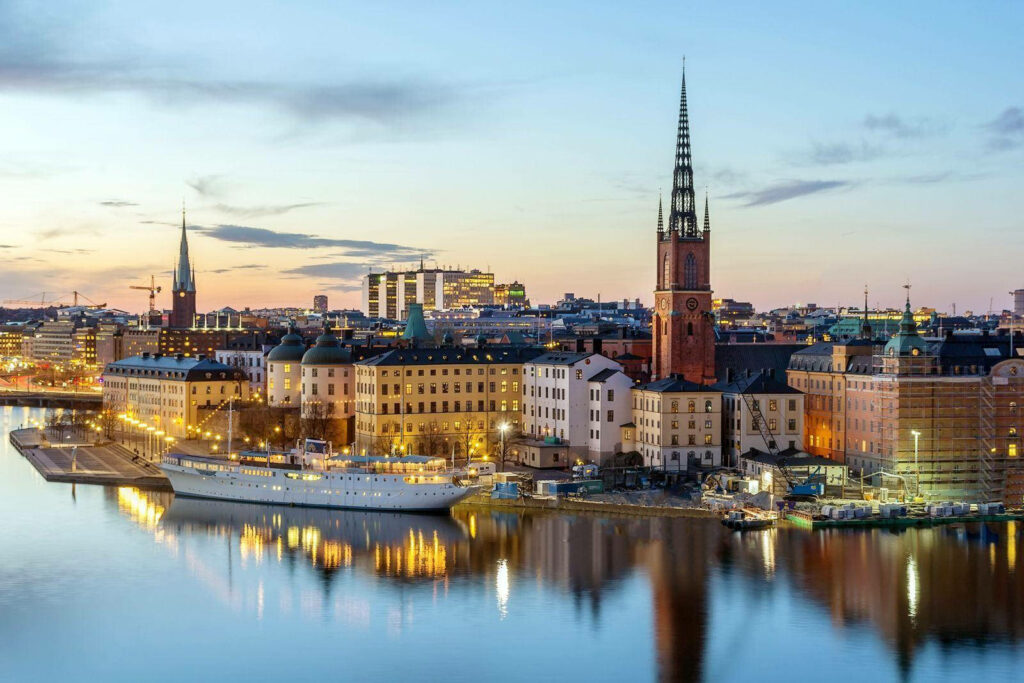 Stunning Stockholm Skyline Wallpaper: Historic Meets Modern Reflection