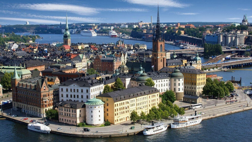 Stunning Stockholm Wallpaper: Sunny Cityscapes & Iconic Landmarks
