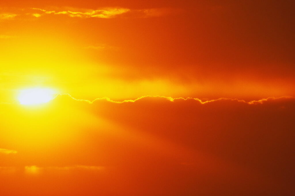 Vibrant Sunset HD Wallpaper: Stunning Red and Orange Sky Background