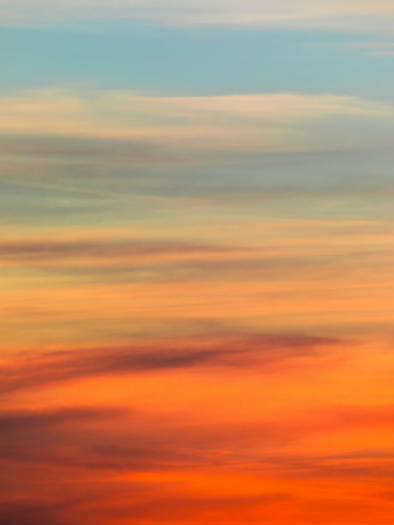 Serene Sunset HD Wallpaper: Beautiful Clouds Background