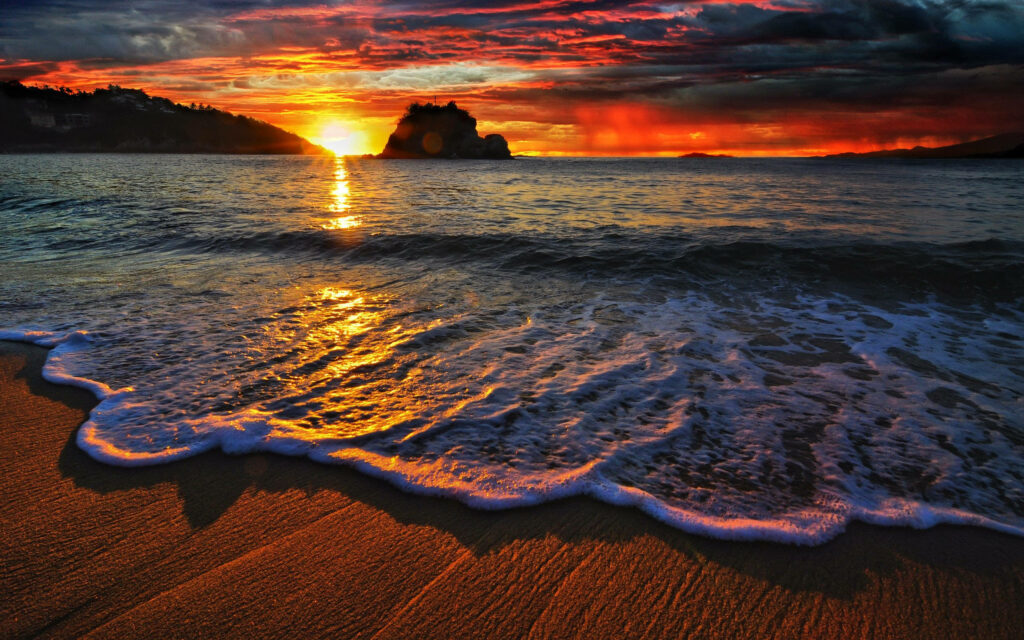 Stunning Sunset Over Ocean - Serene Desktop Background Wallpaper