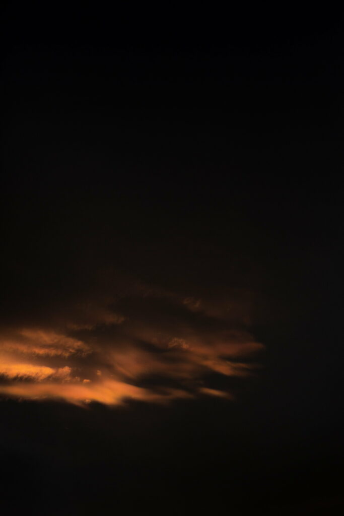 Stunning HD Sunset Wallpaper: Dramatic Sky with Golden Hues