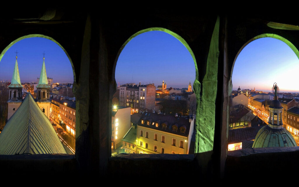 Stunning Sunset Wallpaper Over Wawel Castle - Krakow's Vibrant View