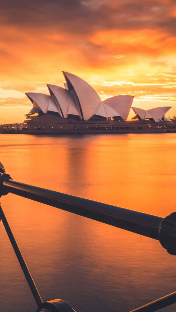 Stunning Sydney Opera House Sunset Wallpaper – Iconic Reflection