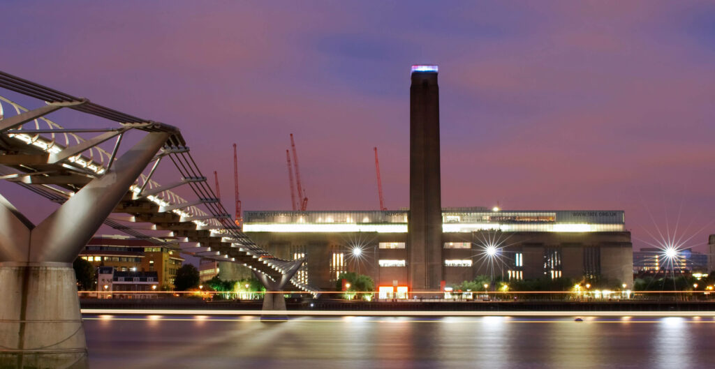 Stunning Tate Modern Night View with Millennium Bridge - Wallpaper