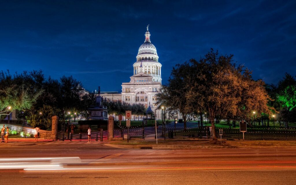 Texas State Capitol Night Wallpaper: Illuminated Architecture & Trails