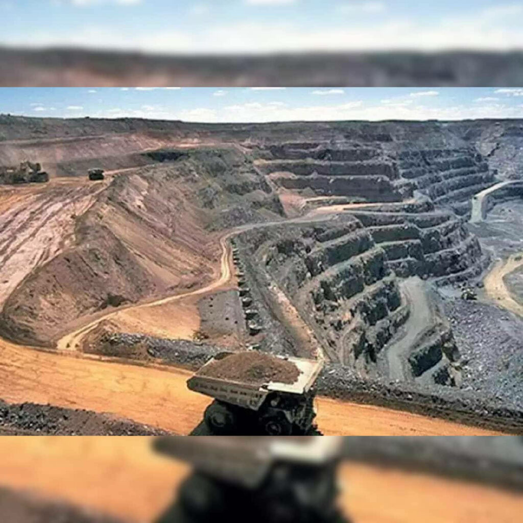 Thar Goldmines Wallpaper: Majestic Open Pit Mining Scene