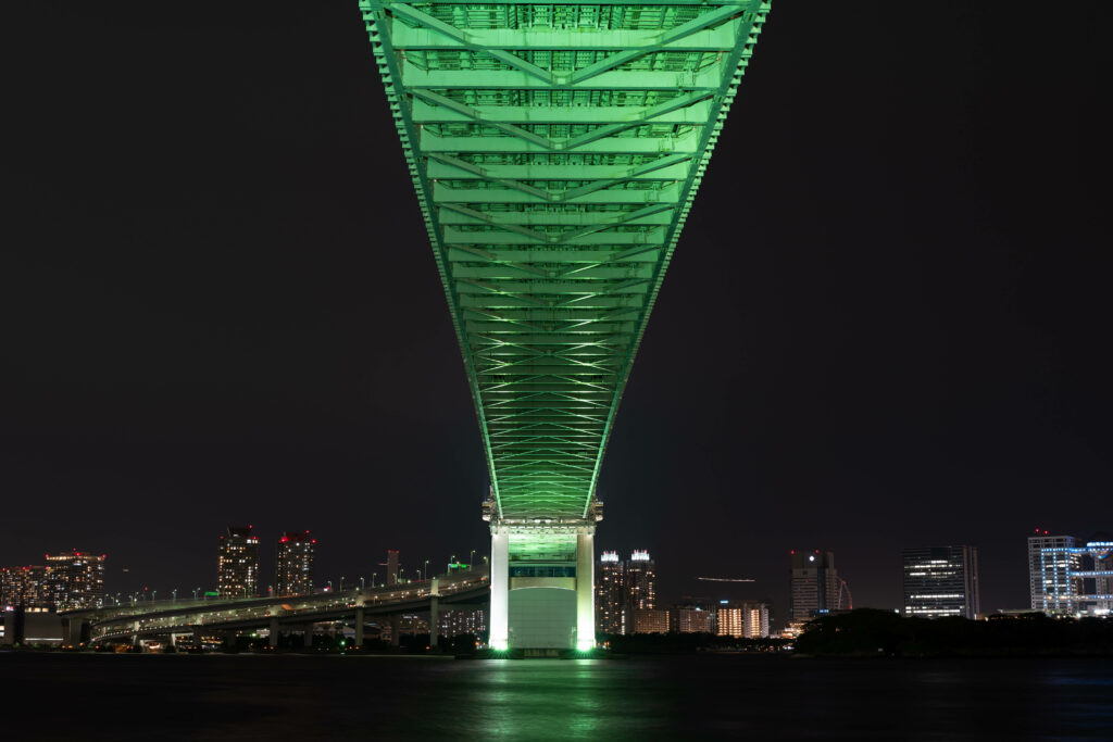 Stunning Tokyo Rainbow Bridge Night View: Illuminated City Skyline Wallpaper
