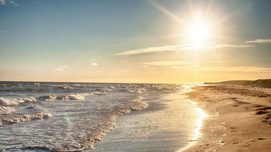 Stunning Tropical Beach Sunrise Wallpaper - Serene Waves & Golden Rays