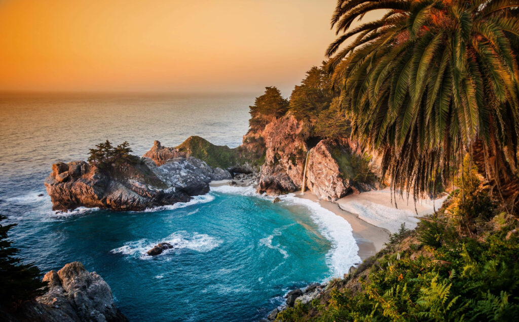 Pristine Tropical Beach Sunset Wallpaper: Serene Coastal Paradise