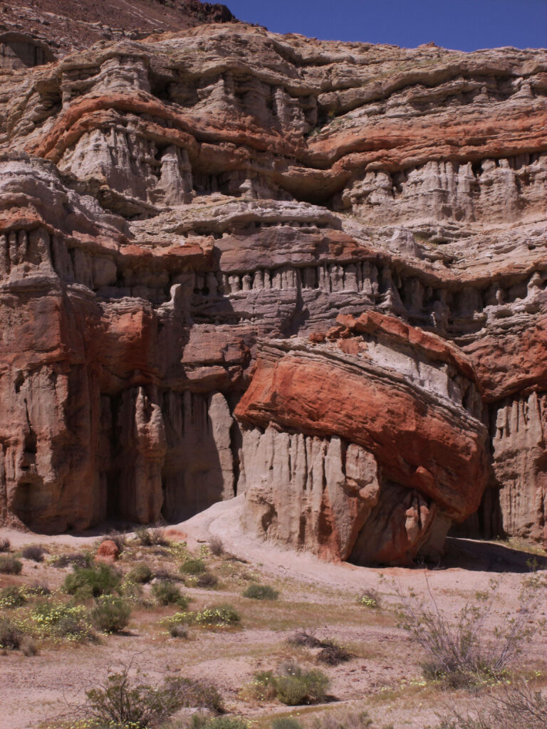 Stunning Turk's Turban Wallpaper: Natural Red & Beige Rock Formation