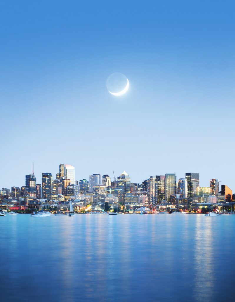 Twilight Serenity: Coastal Metropolis Wallpaper Background