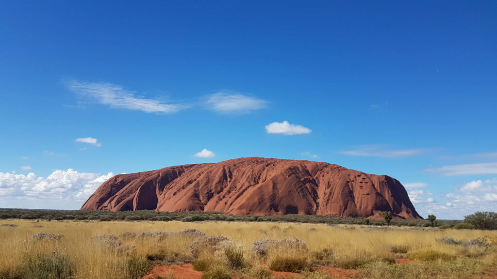 Stunning Uluru Wallpaper: Iconic Monolith with Vibrant Landscape