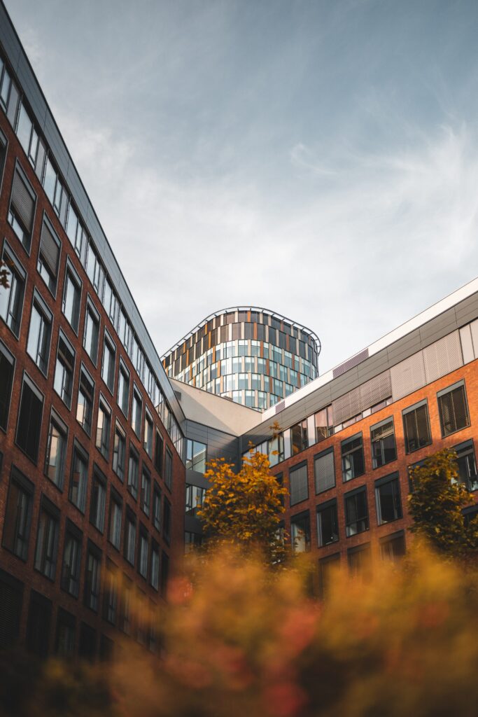Stunning Urban Cityscape Wallpaper: Modern Architecture at Golden Hour