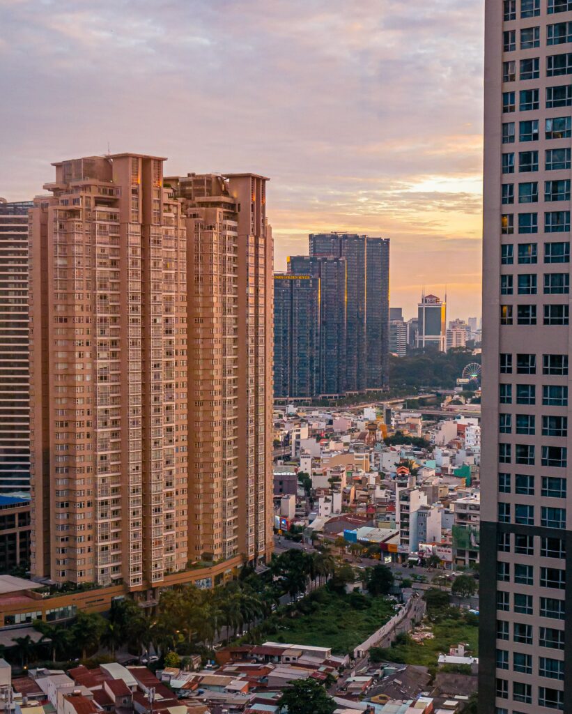 Stunning Urban Landscape Wallpaper: Skyscrapers & Sunset Sky