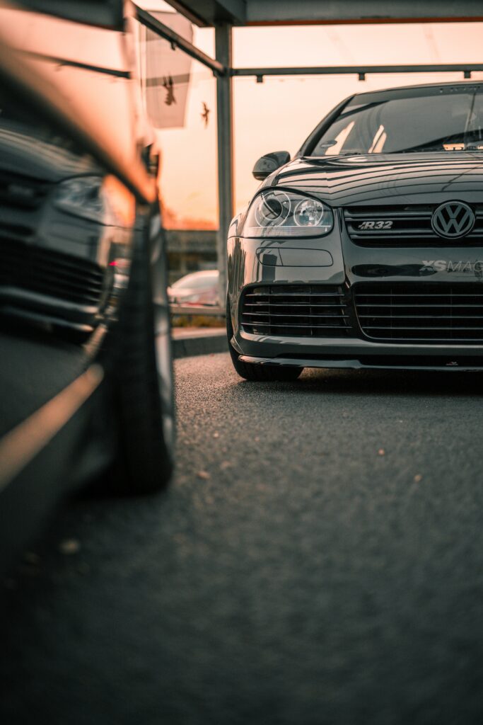 Stunning Front View Volkswagen R32 Wallpaper with Warm Lighting