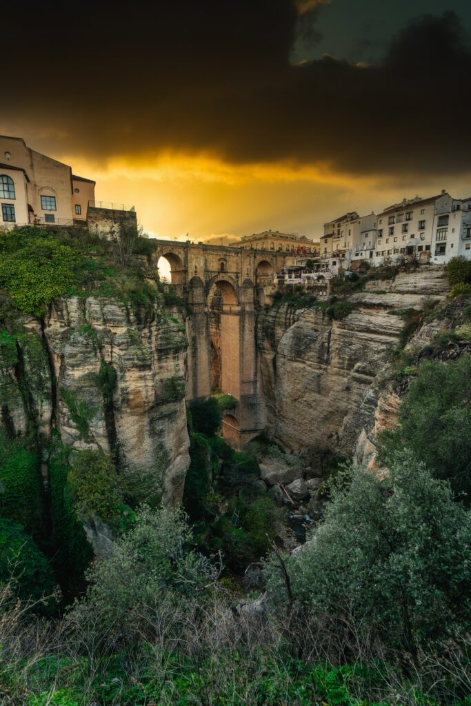 Breathtaking Cliffside City Wallpaper: Sunset Views & Architecture