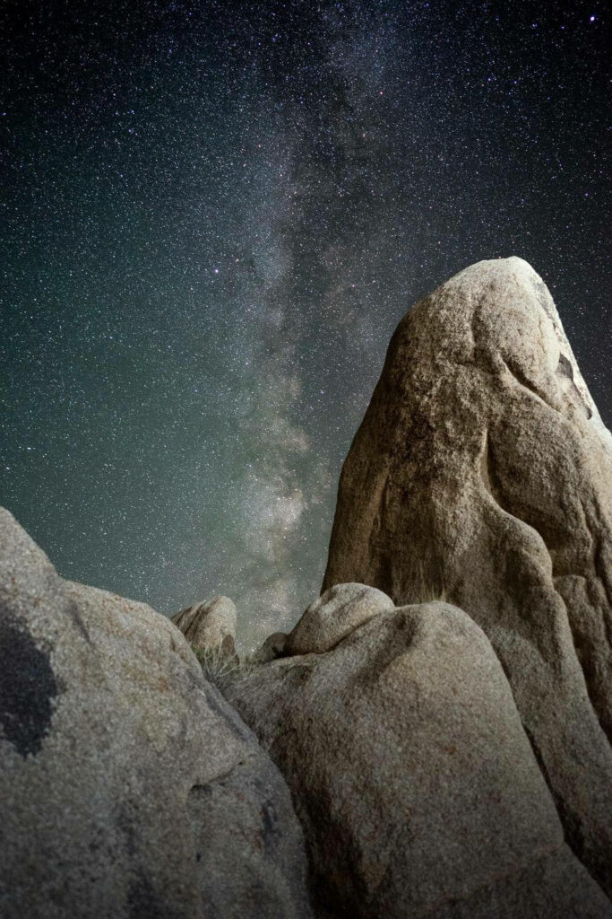 Stunning Night Sky Wallpaper: Towering Rocks & Milky Way Beauty