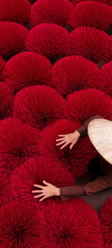 Vibrant Red Incense Sticks Wallpaper - Xiaomi HyperOS 2 Background