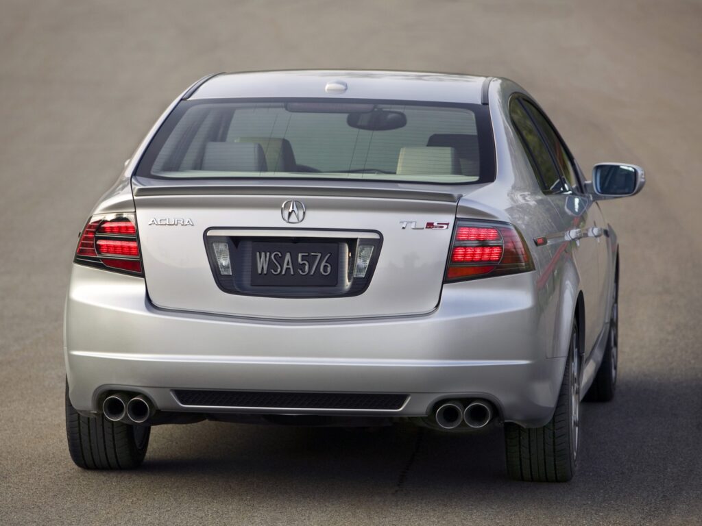 Stylish Gray 2007 Acura TL Rear View High-Res Wallpaper