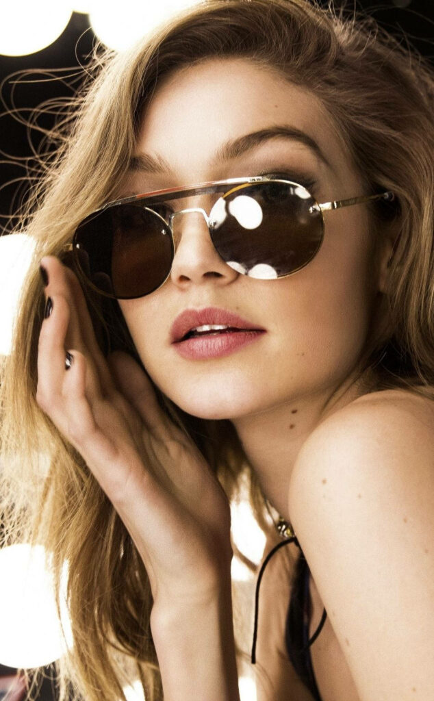 Gigi Hadid Stylish Sunglasses Wallpaper: Fashion-Forward Glamour