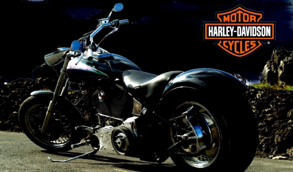 Harley-Davidson Motorcycle Wallpaper: Sleek Design & Rocky Backdrop