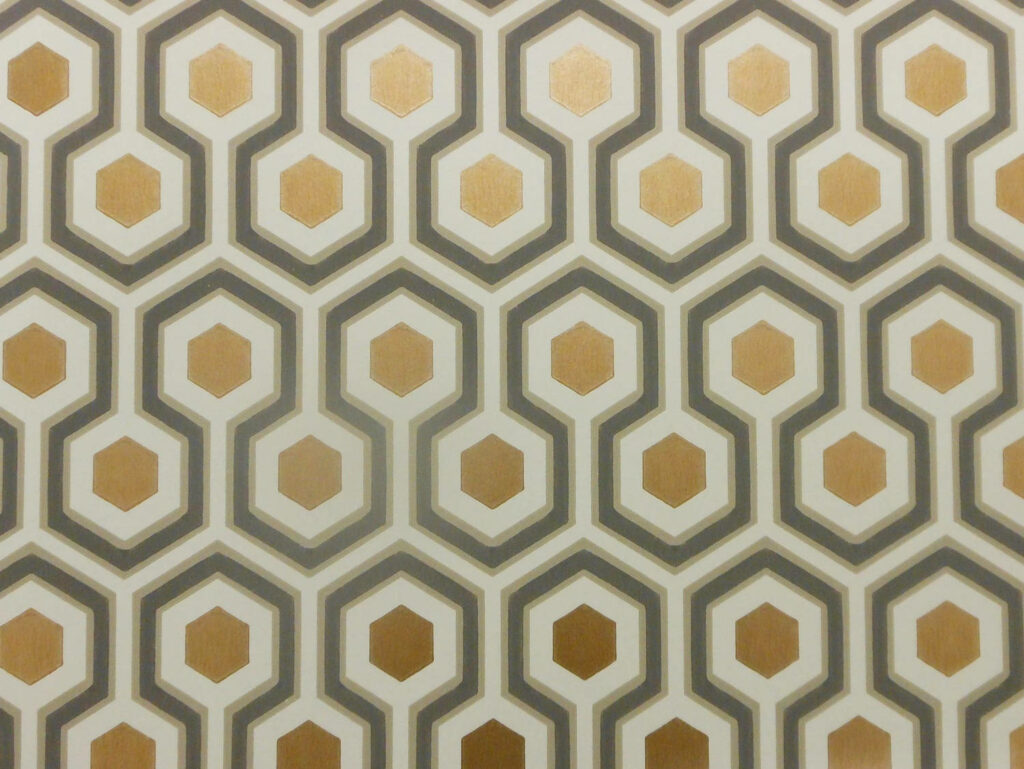 Chic Honeycomb Wallpaper in Gold & Gray - Modern Geometric Design