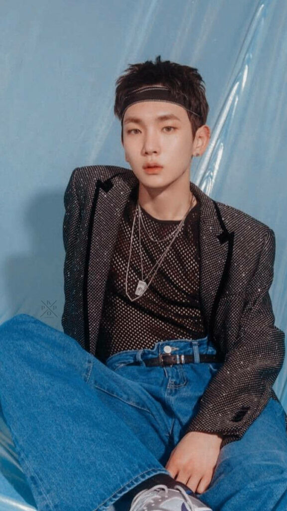 Trendy Key from SHINee: Stylish K-POP Wallpaper Background