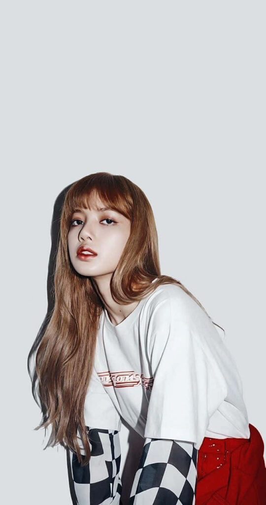 Stylish Lalisa Manoban Wallpaper: Captivating Singer & Fashion Icon