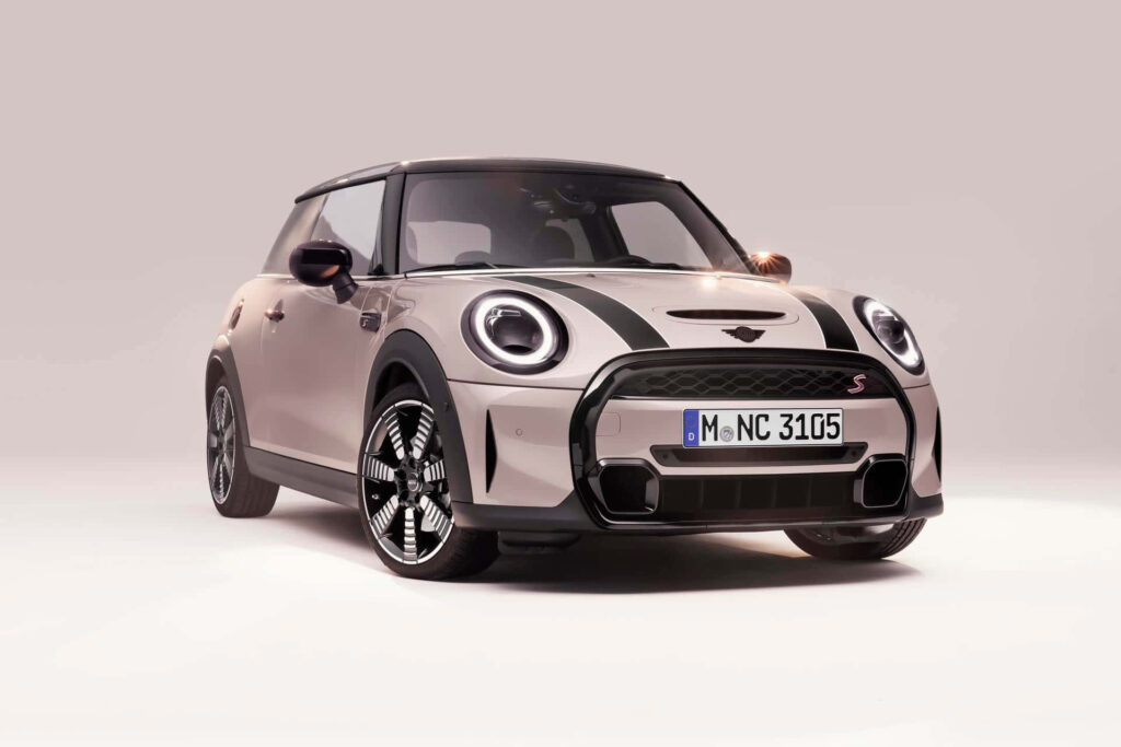 Stylish Mini Cooper Hardtop Wallpaper: Sleek Design & Bold Aesthetics
