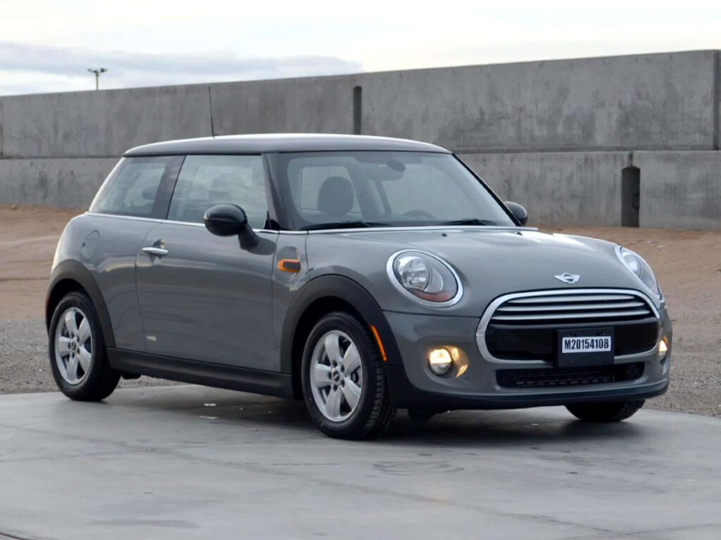 Stylish Mini Cooper Hardtop Wallpaper: Urban Aesthetic Background