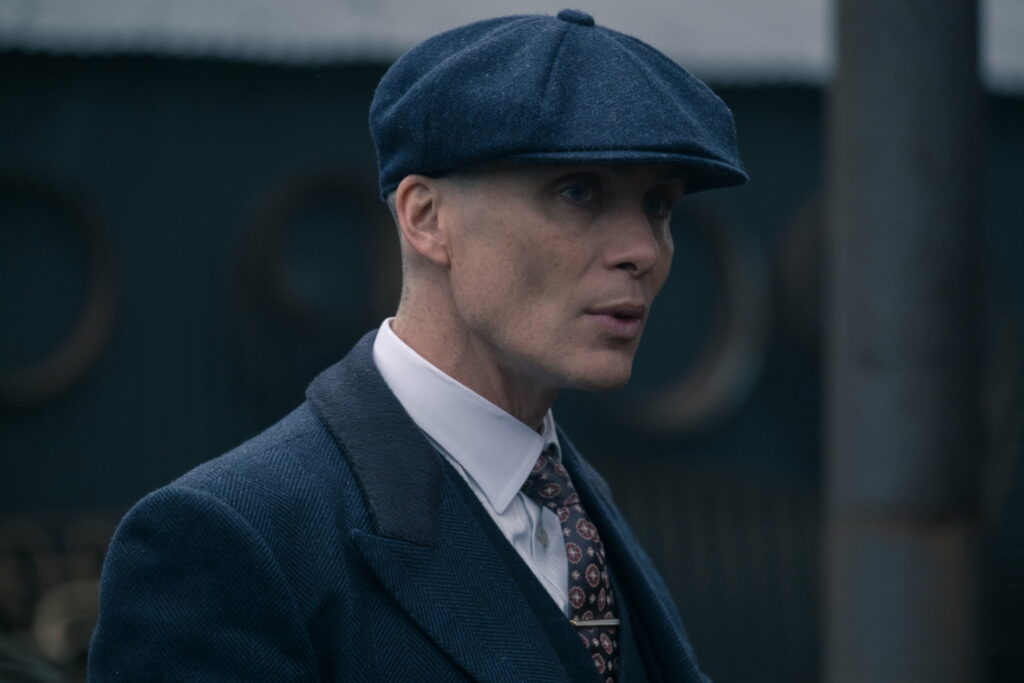 Gritty Elegance: Cillian Murphy as Thomas Shelby in Peaky Blinders - Captivating QHD 2K Wallpaper