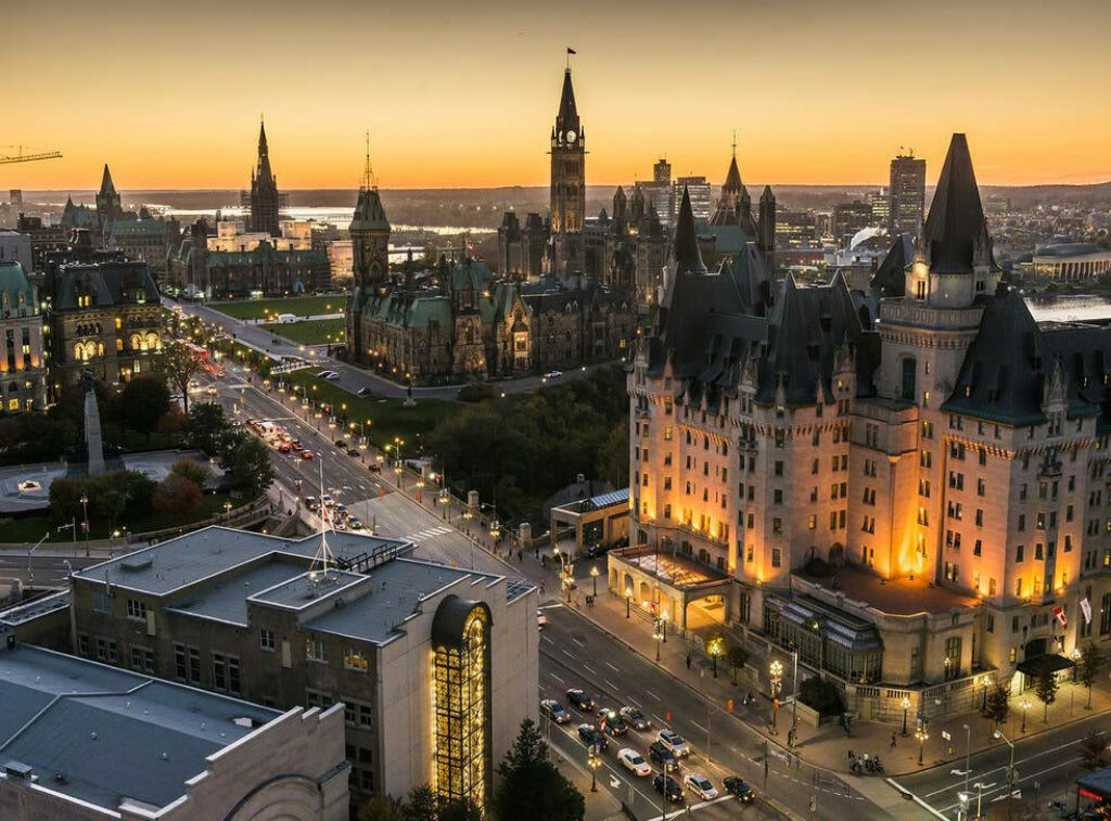Stunning Parliament Hill Sunset Wallpaper Background with Cityscape