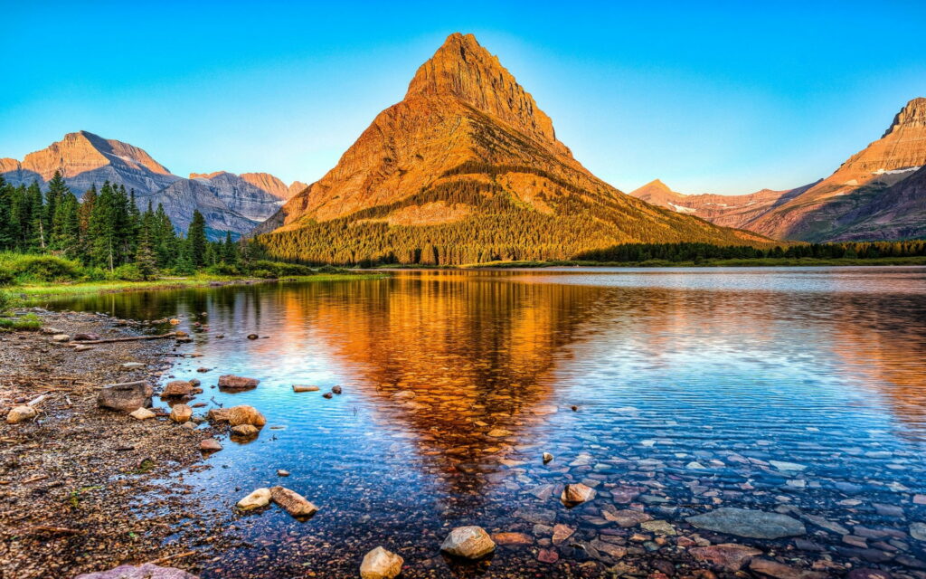 Autumn Majesty: Serene Mountain Reflections in USA's Vibrant Sunset - HD Wallpaper