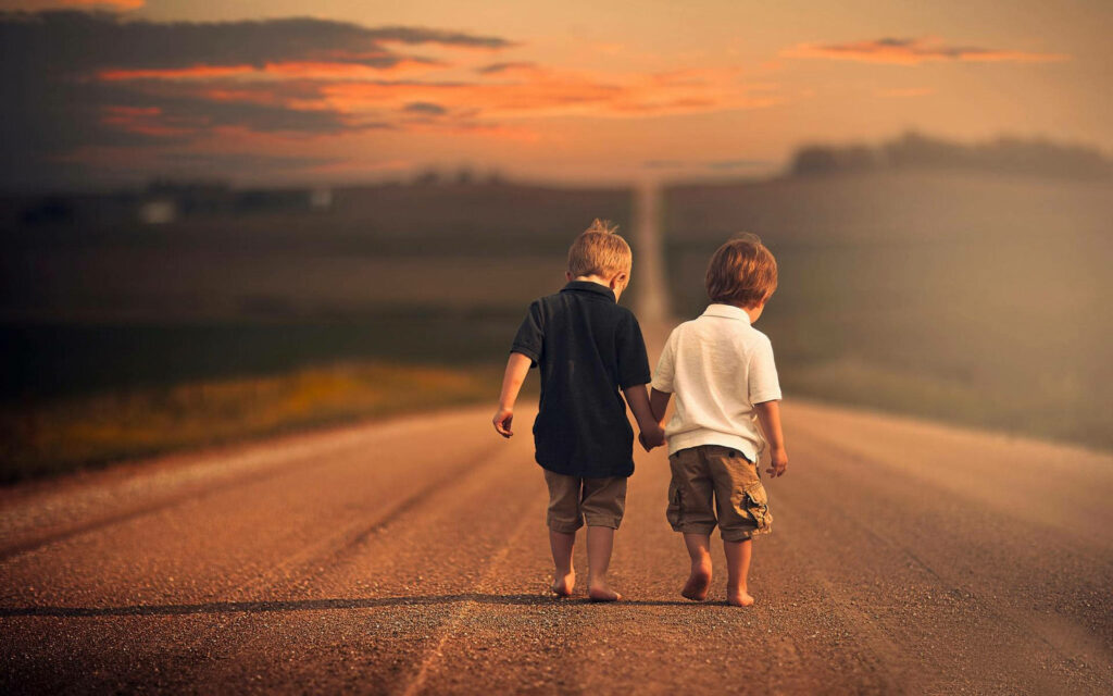 Endless Horizon: Childhood Companions Embark on a Twilight Journey Wallpaper