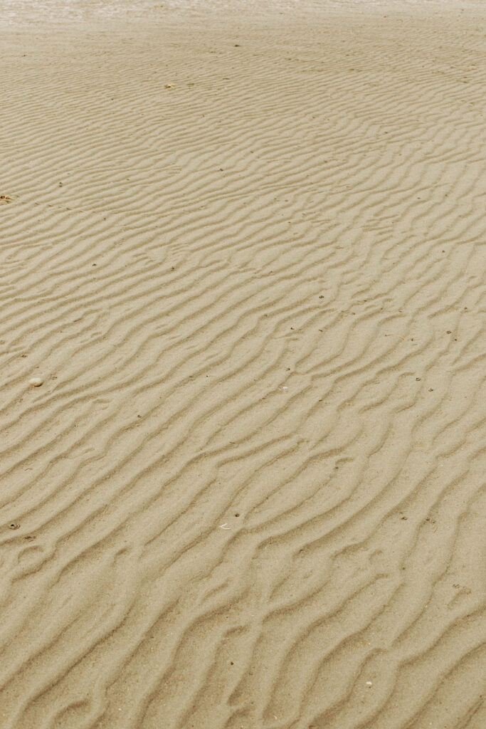 Captivating Coastal Patterns: Breathtaking Beachscape as an iPhone Background - Crescent Beach, Surrey, Canada Wallpaper