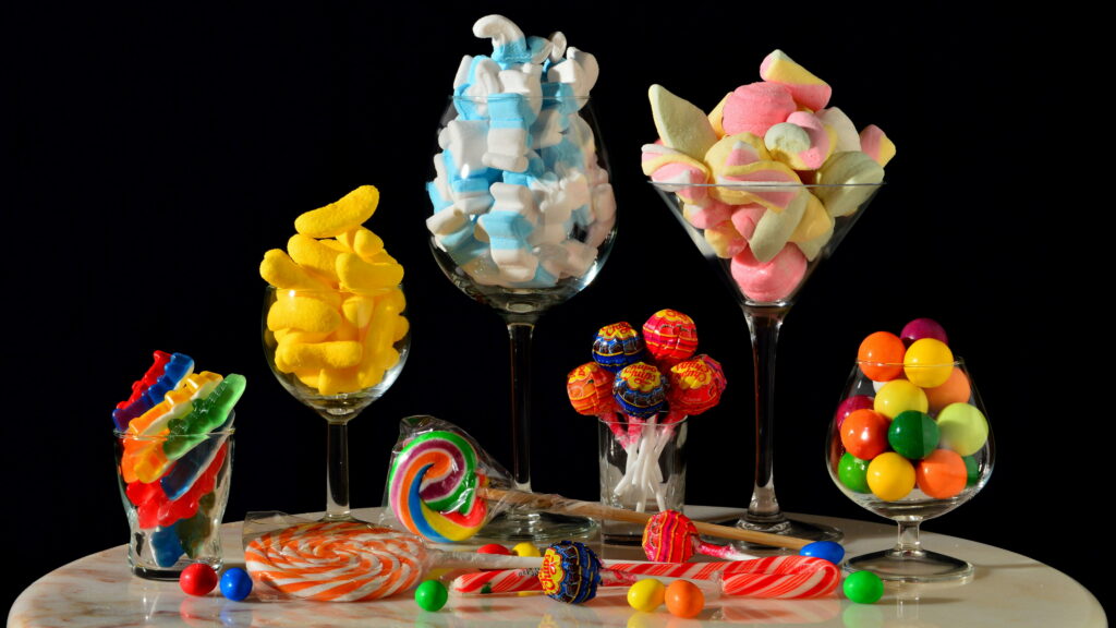 Sugar Rush: Tempting Lollipop Delight in HD Wallpaper