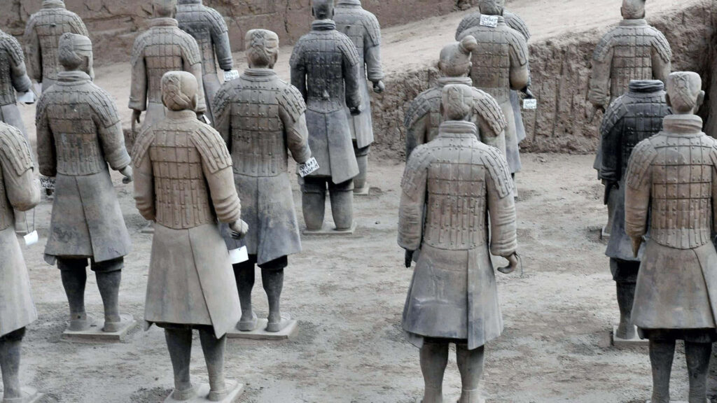 Terracotta Warriors Wallpaper: Intricate Ancient Chinese Sculptures