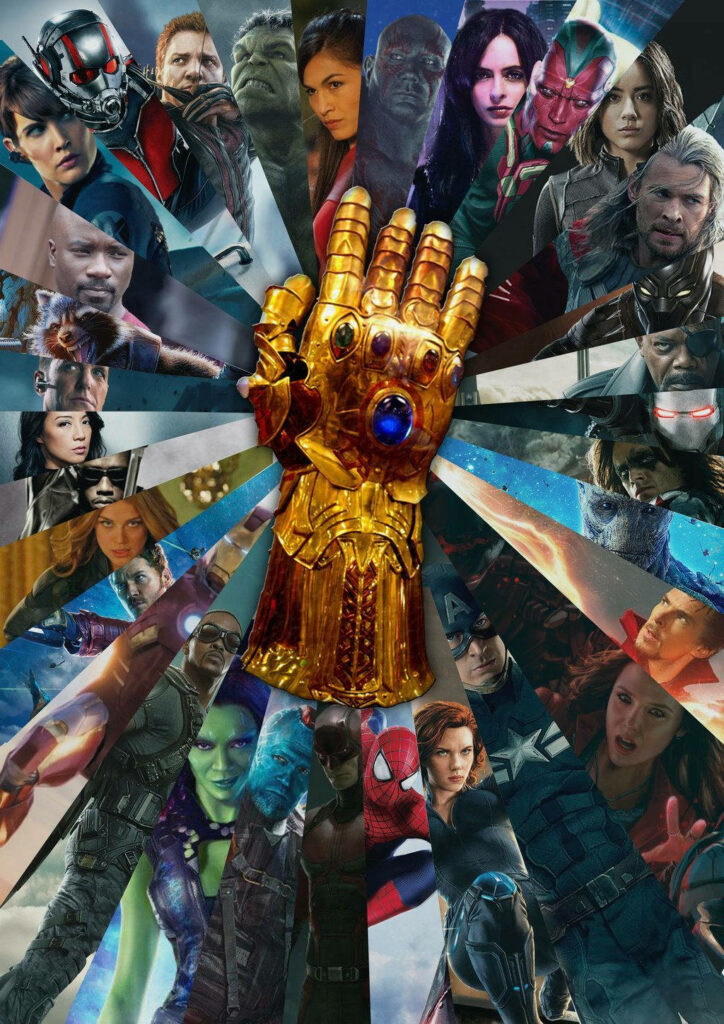 Thanos Infinity Gauntlet central with Avengers heroes backdrop epic Infinity War battle wallpaper