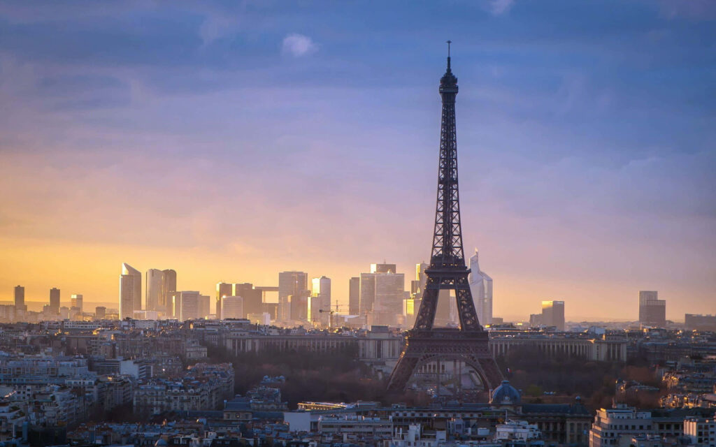 Parisian Majesty: Captivating View of the Timeless Eiffel Tower Wallpaper