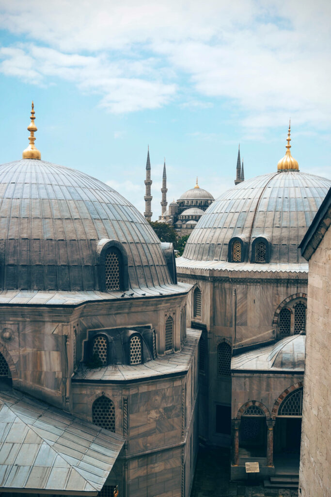 Awe-Inspiring View: Istanbul's Magnificent Mosque Shines Amidst Majestic Domes Wallpaper